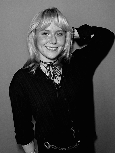 Jaqueline, Auszubildende